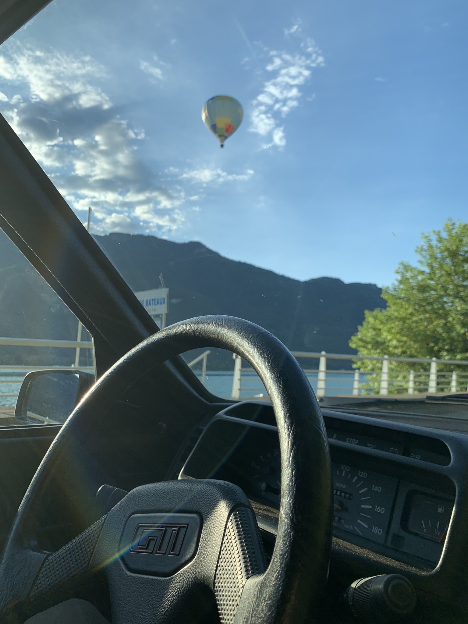 Hot-air balloon over the Annecy Lake