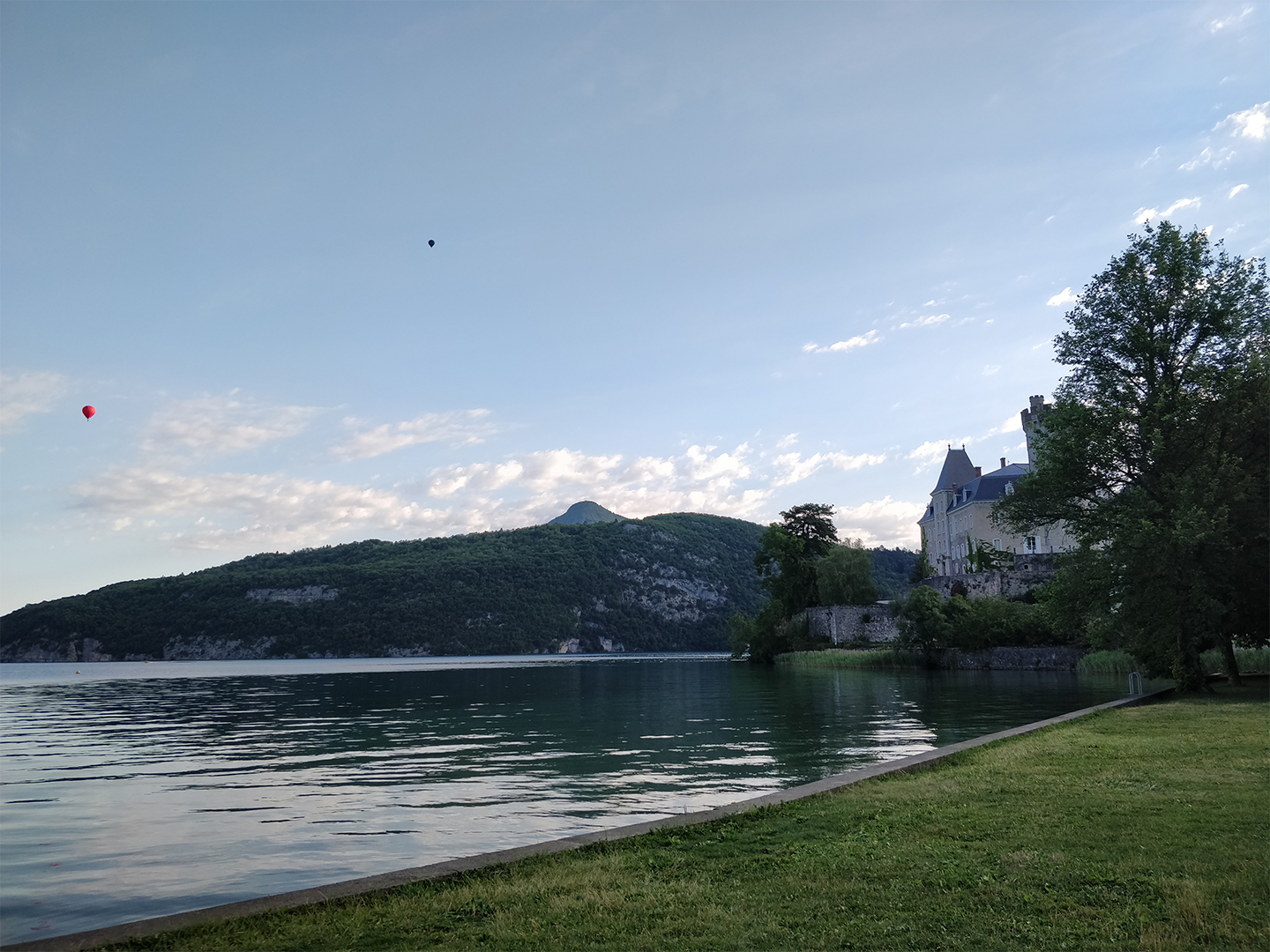 Hot-air balloon over the Annecy Lake