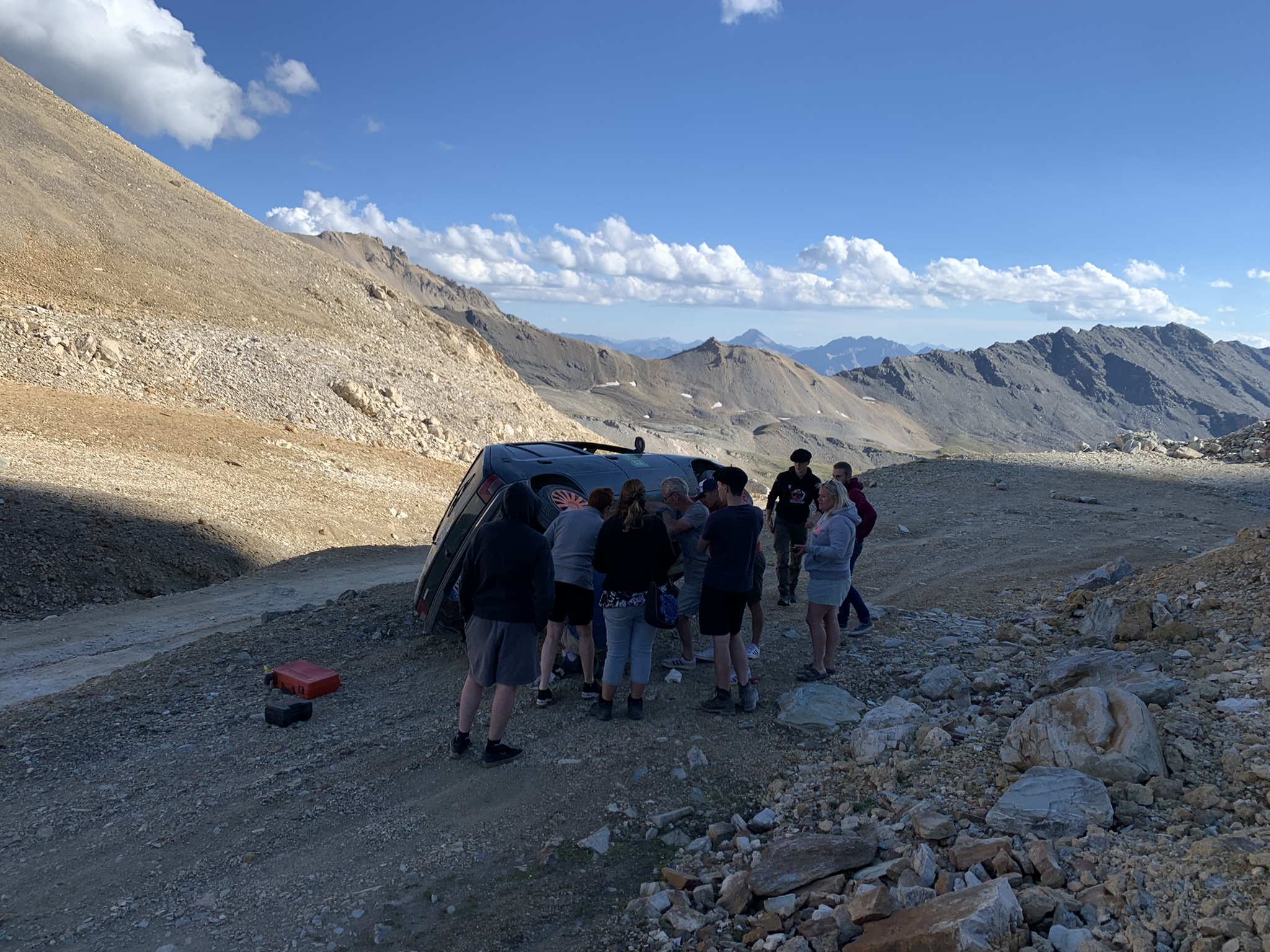 Fuel tank fix near 3000 m