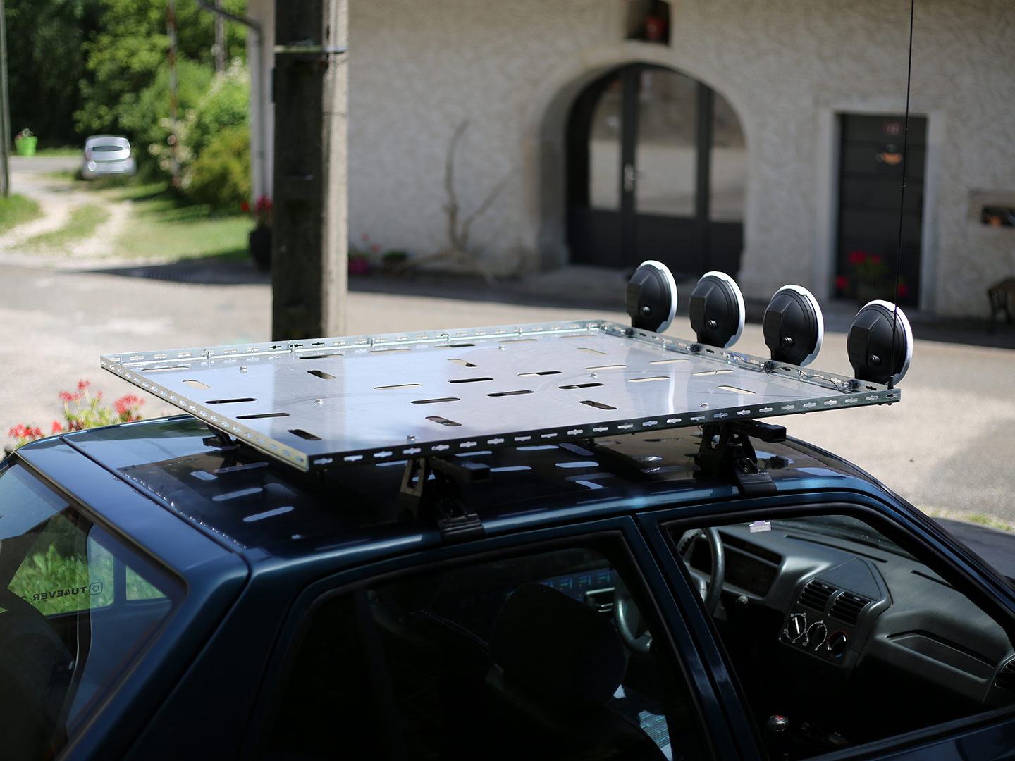 Roof rack fixed